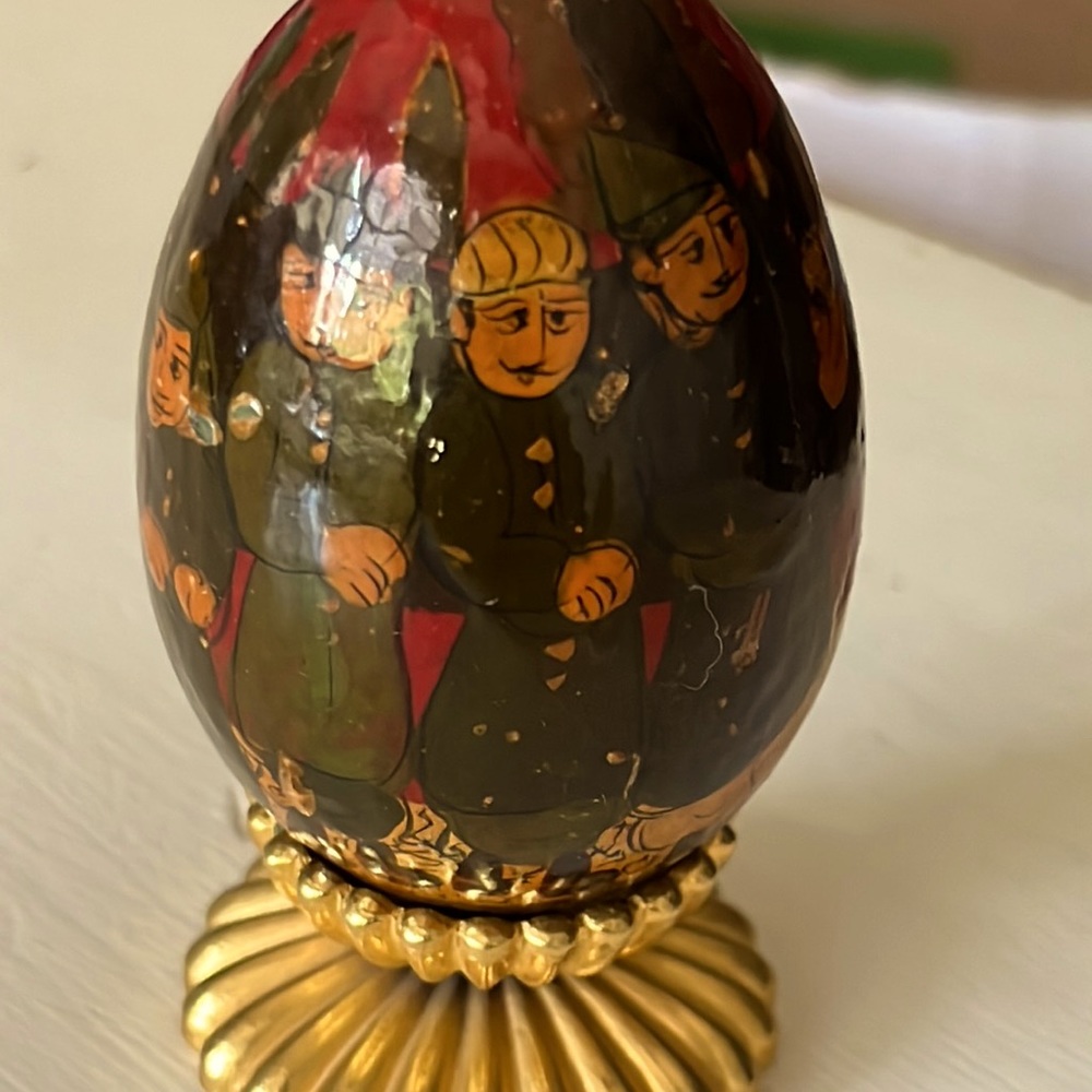 Vintage Antique Hand Painted Lacquered Wood Egg – Image of Tsar Emperor